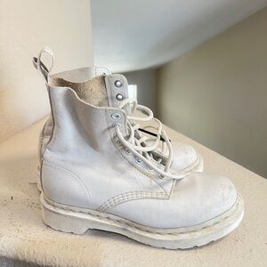 Dr. Martens Women’s 1460 Pascal Mono White Boots Size 6‎